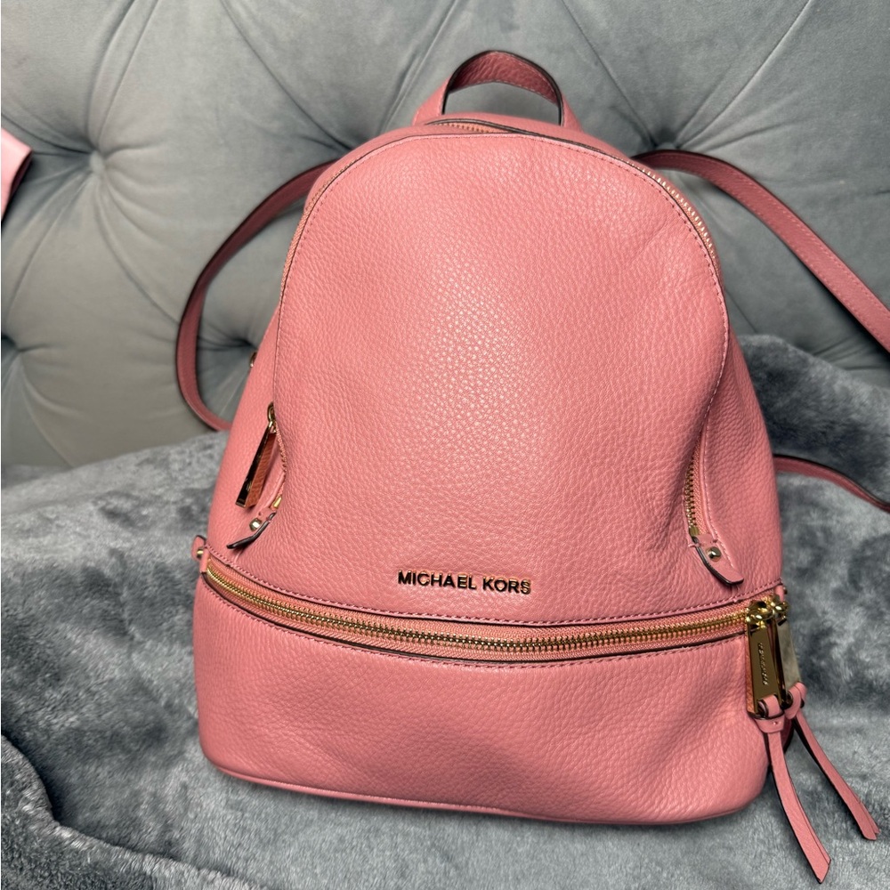 MICHAEL Michael Kors Rhea Zip Medium Backpack‎ - Picture 2 of 7